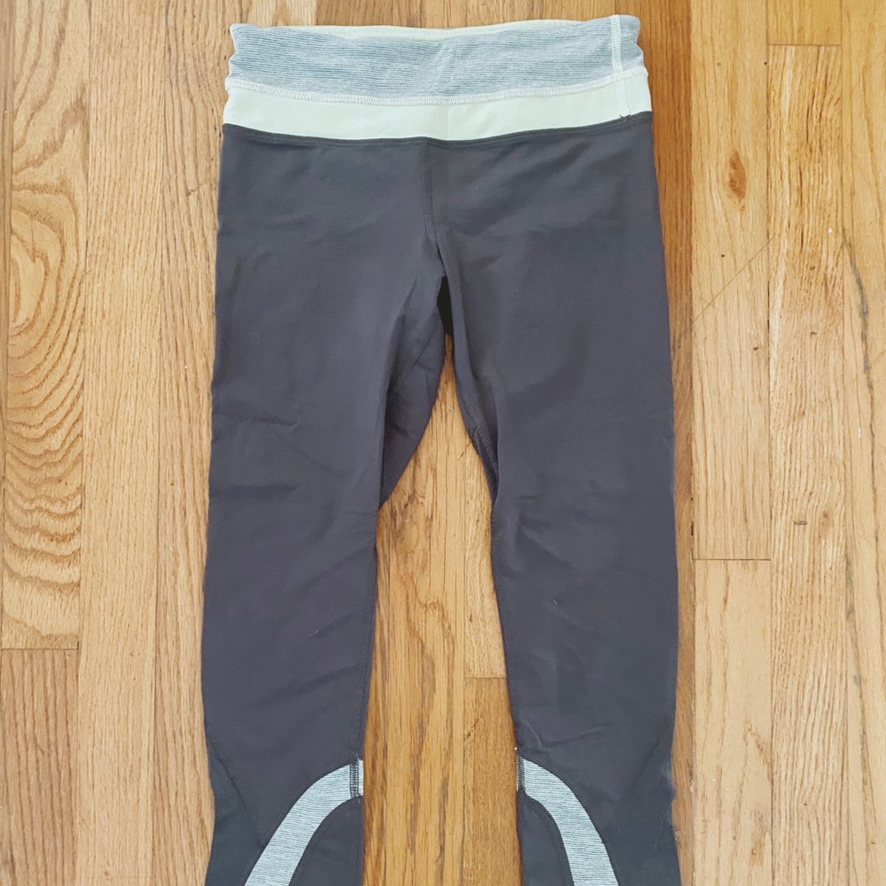 Lululemon cropped yoga pant size small